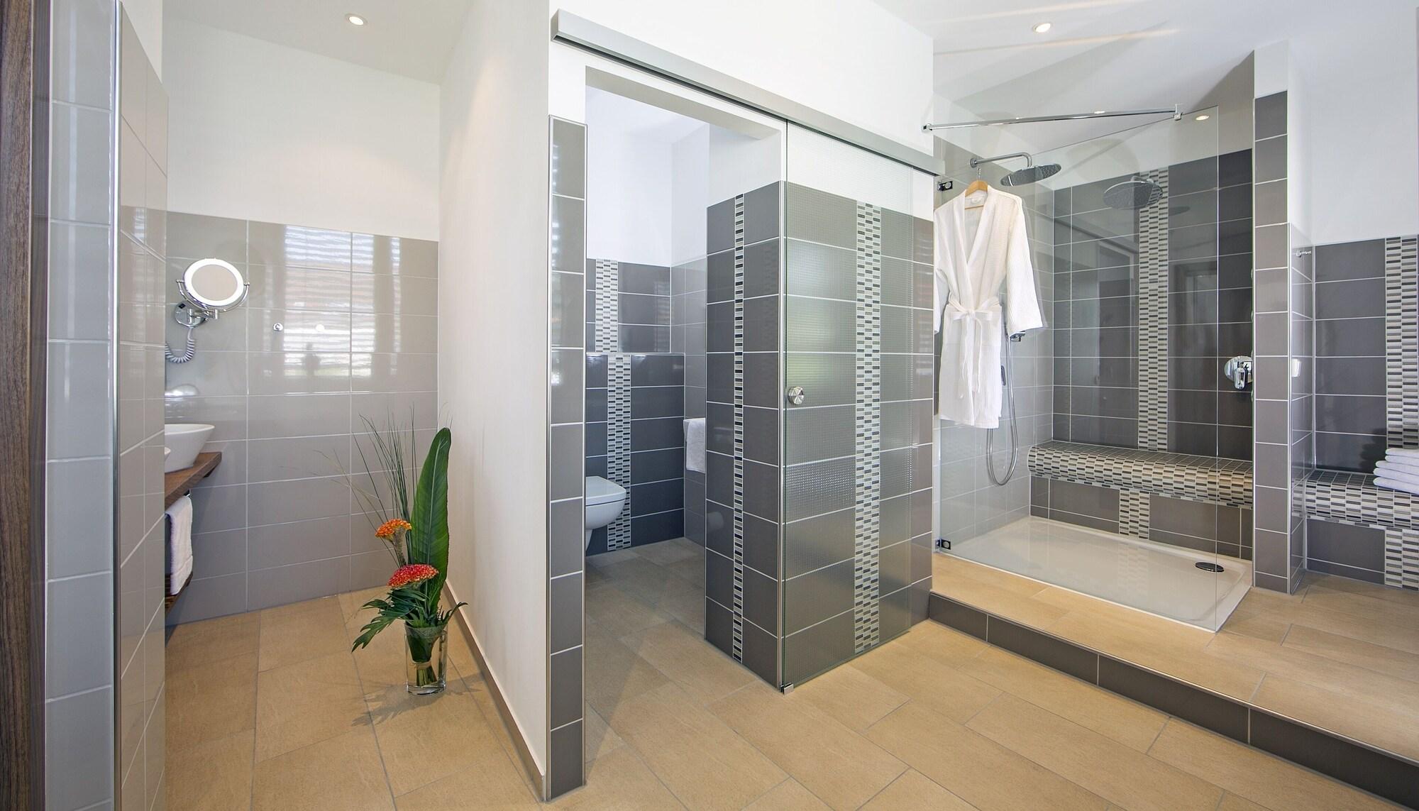 Loewengarten 4*